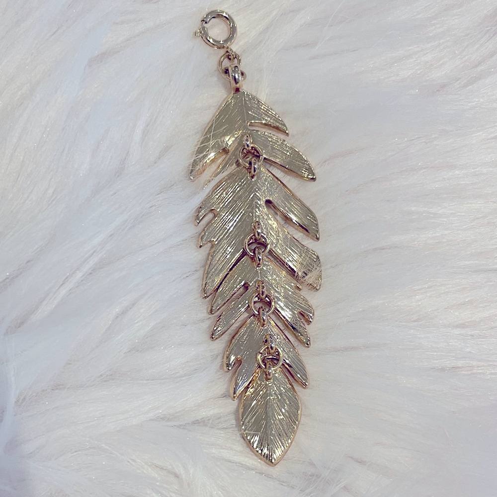 Statement Rhinestone Leaf Pendant - Picture 4 of 6